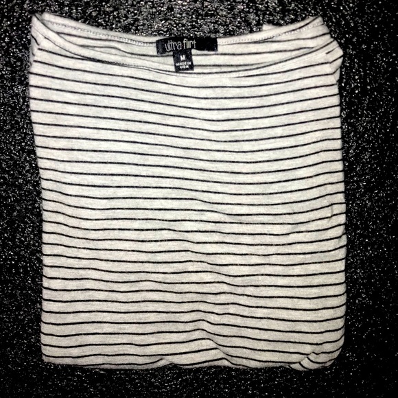 3/$15Stripped💐long sleeve - Picture 2 of 4